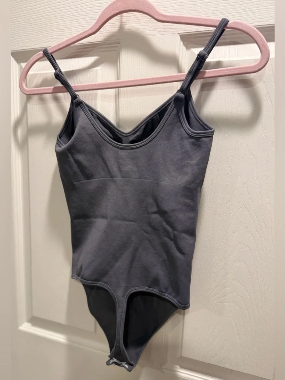 NWOT OQQ Seamless Thong Bodysuit Medium Gray Sculpting Stretch Cami Slim Fit - Picture 6 of 9